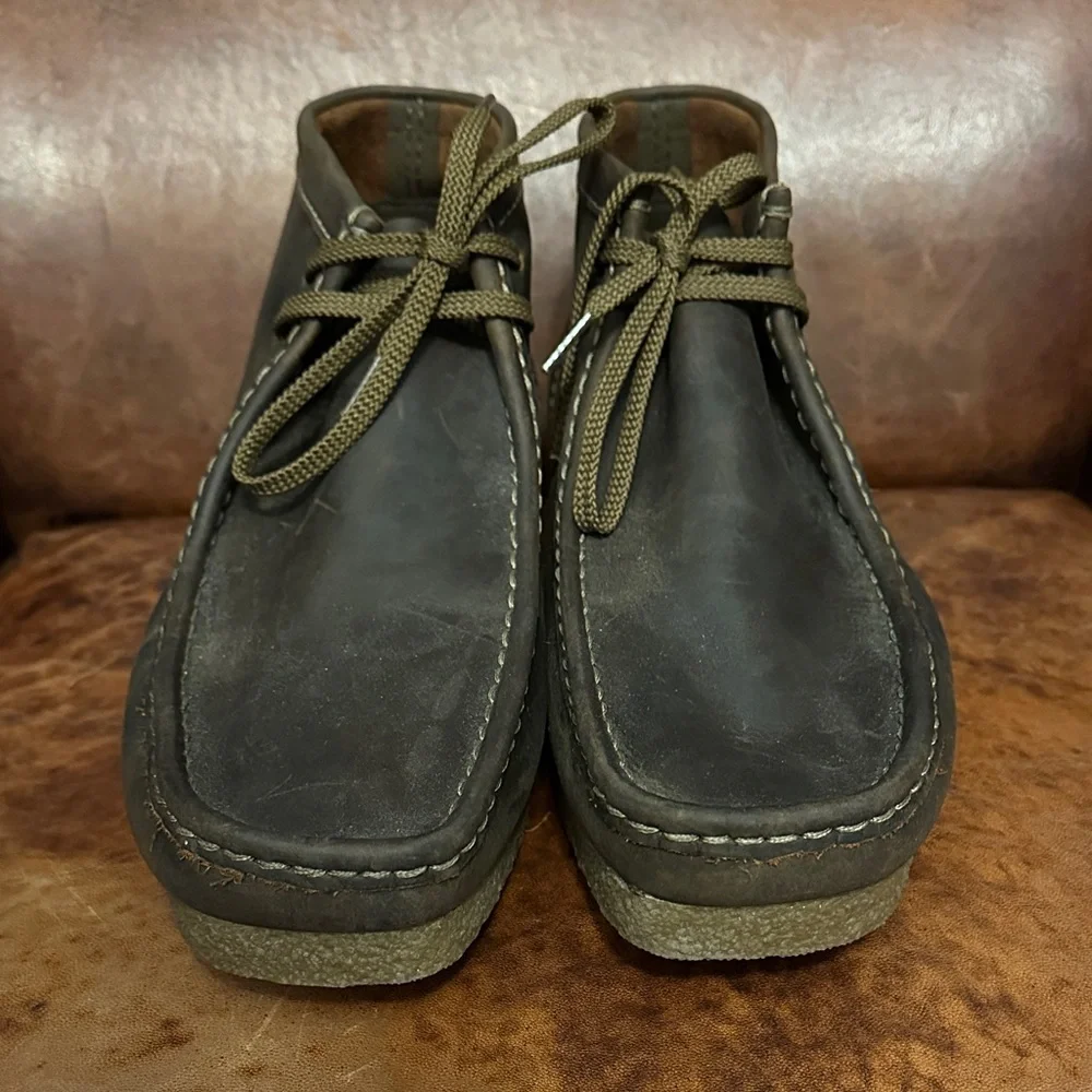 Clarks Dark Brown Leather Chukka Boots Men’s 12 Gum Sole